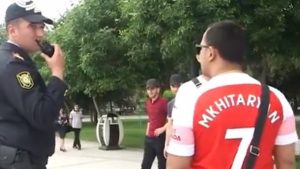 เกือบวุ่น!แฟนบอลไทยโดนตำรวจบากูเรียกสอบ